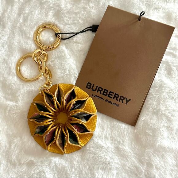 Burberry Yellow Haymarket Check Key Charm - Picture 2 of 2
